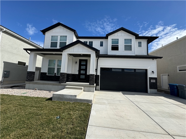 Vineyard House: 123 S Keakiwood