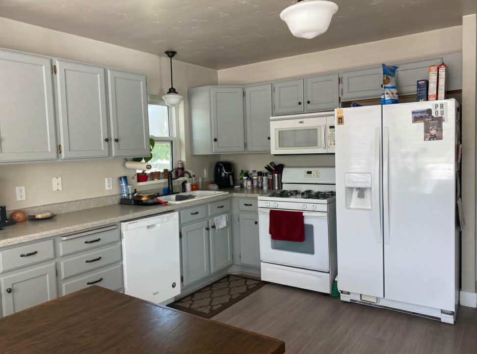 Sandy Single Room: 385 E Sego Lily Dr