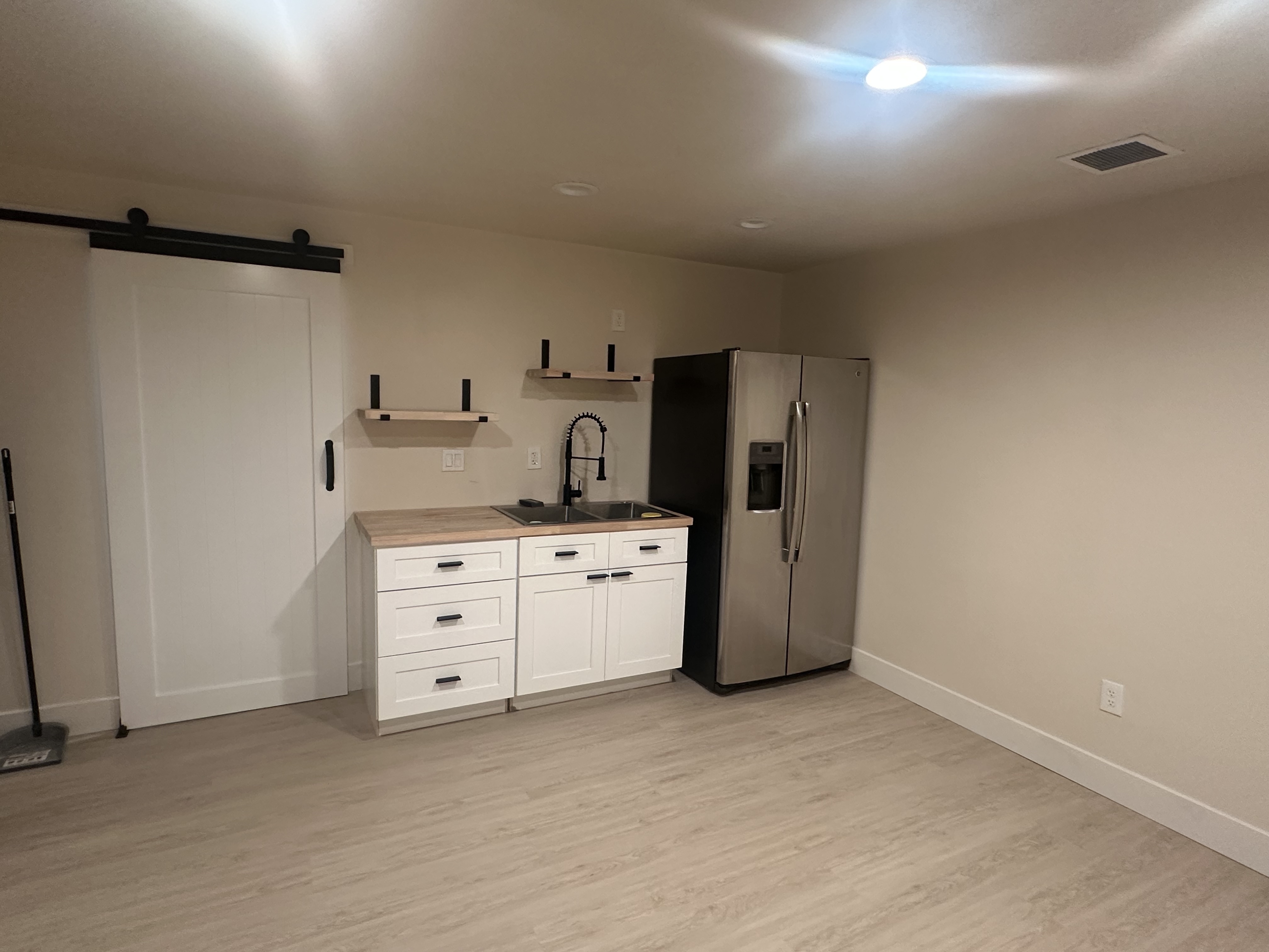 West Jordan Single Room: 1583 W Beamon St