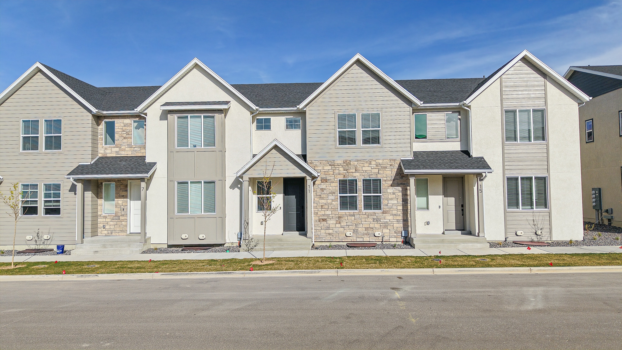 Mapleton Townhome: 11 S Lunar Way