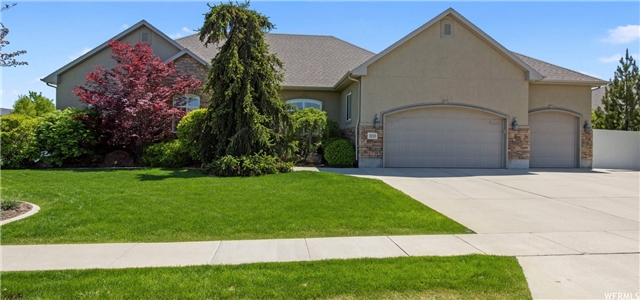 South Jordan House: 3233 W Smithfield Cir