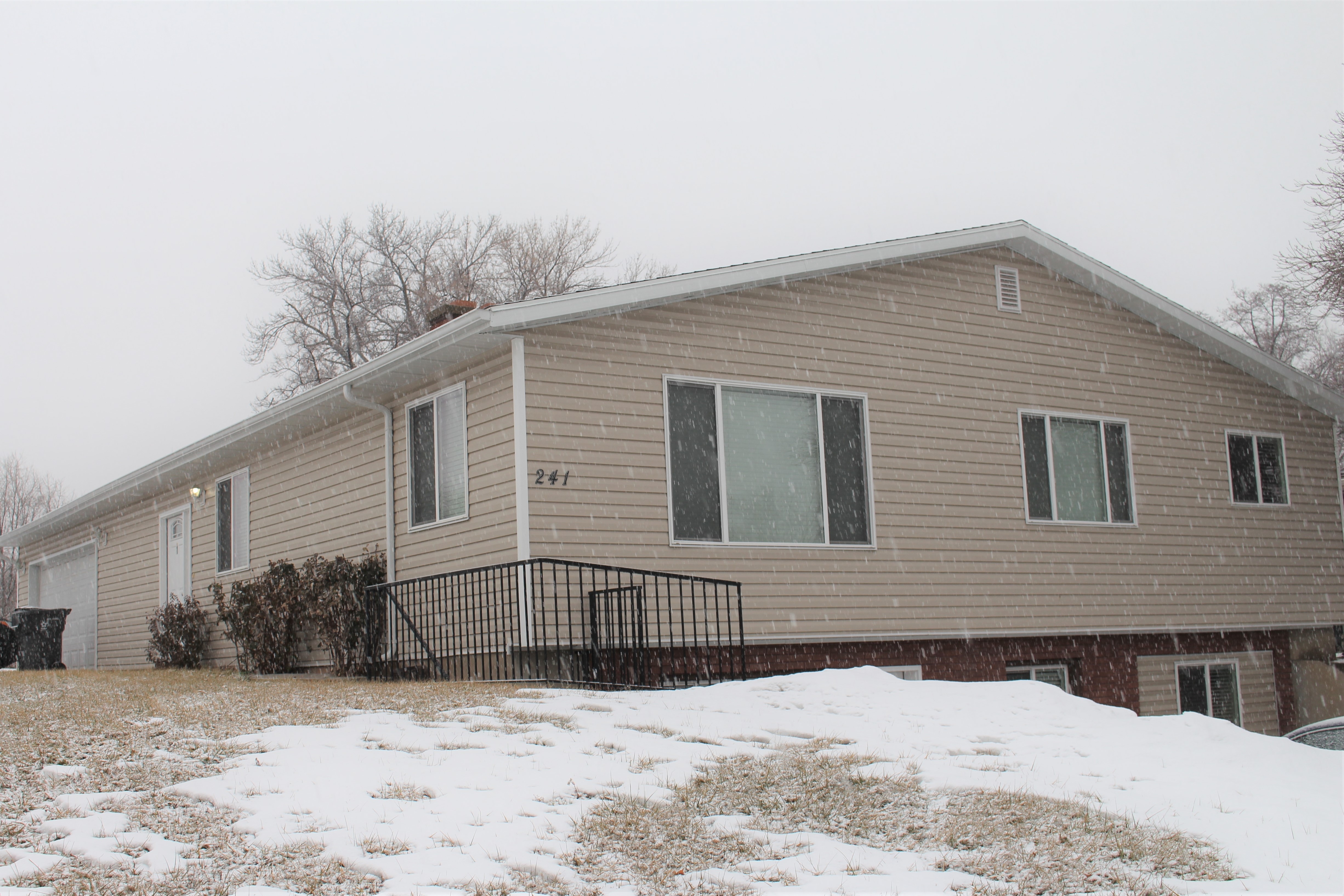 South Ogden Townhome: 241 Chimes View Dr