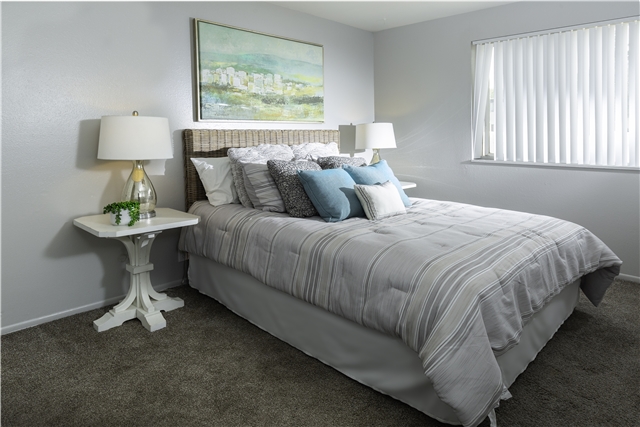 West Valley Apartment: 3854 W Rockwood Way