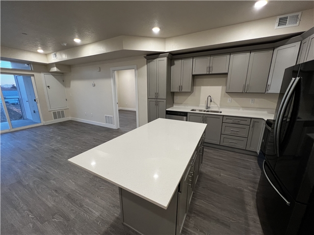 Sunset Condo: 2101 N Main St