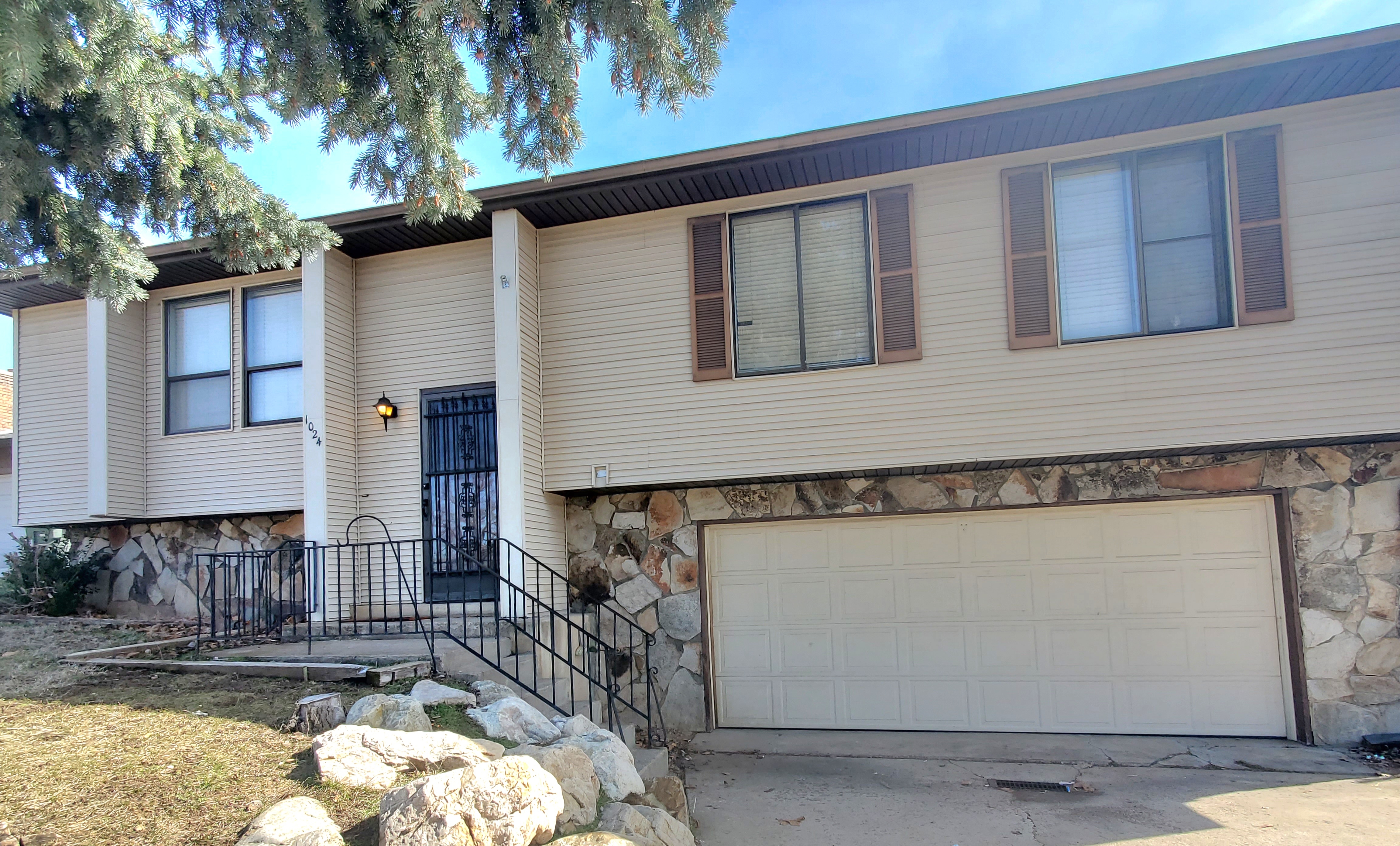 Ogden House: 1024 N 1025 E