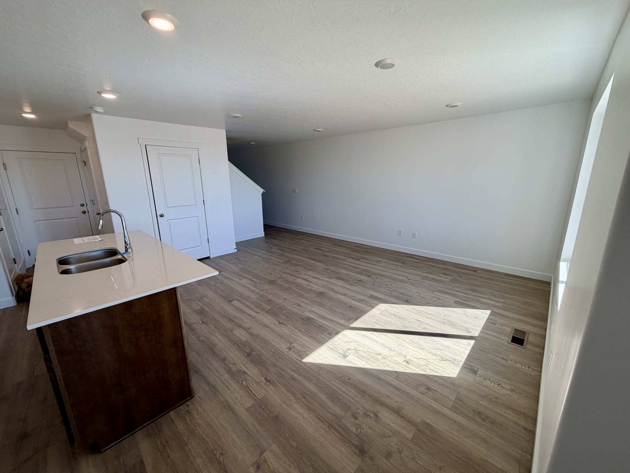 Lehi Townhome: 142 E Glencoe Dr