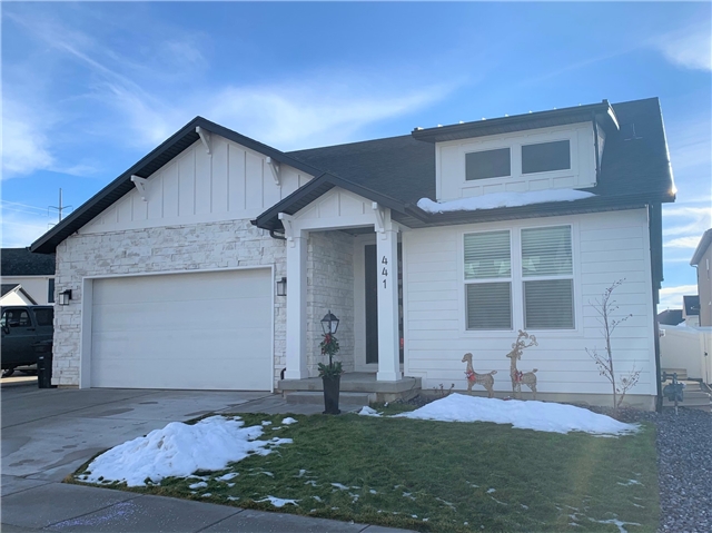 Kaysville House: 441 W Parkway Dr