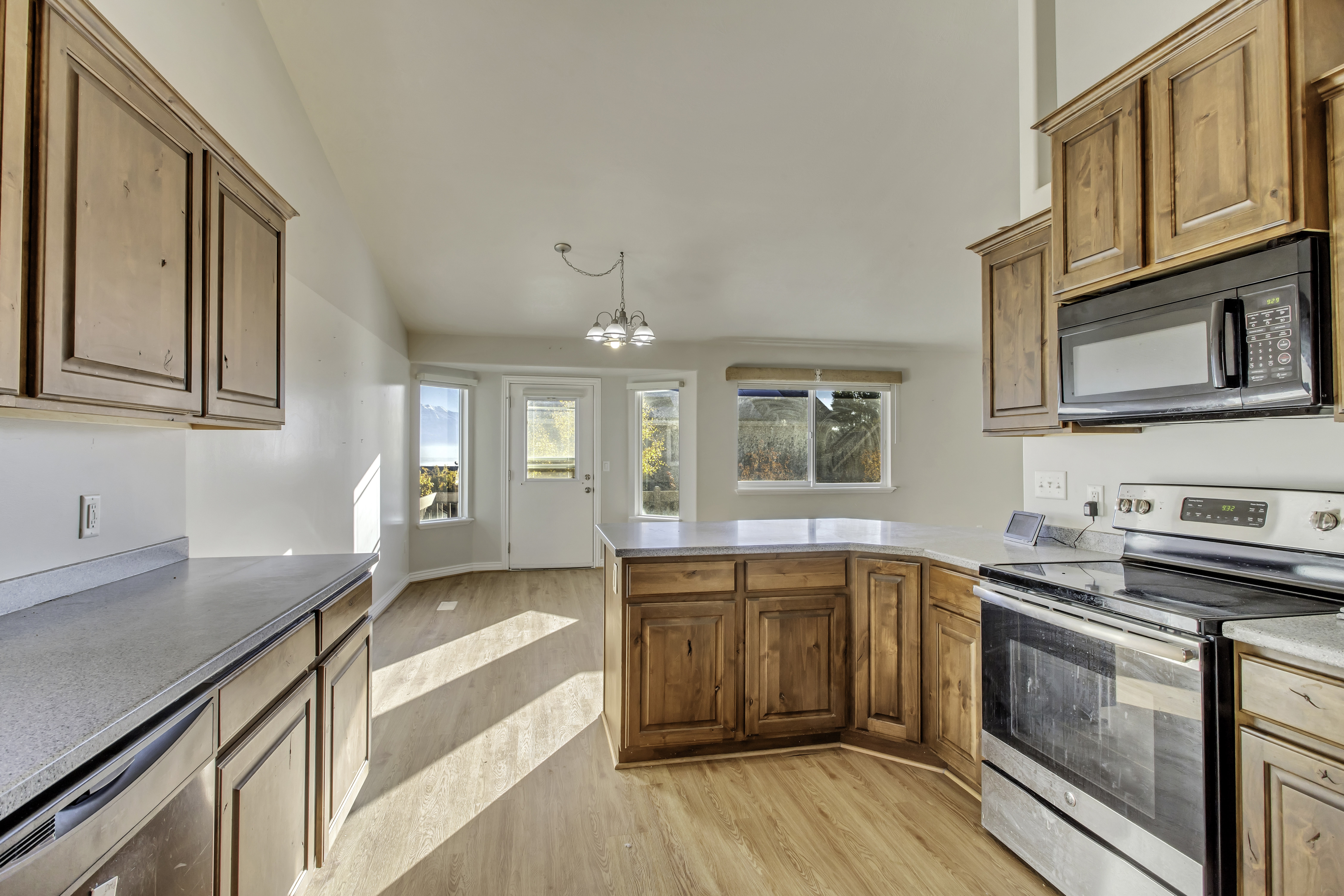 Eagle Mountain House: 6924 N Chippewa Dr