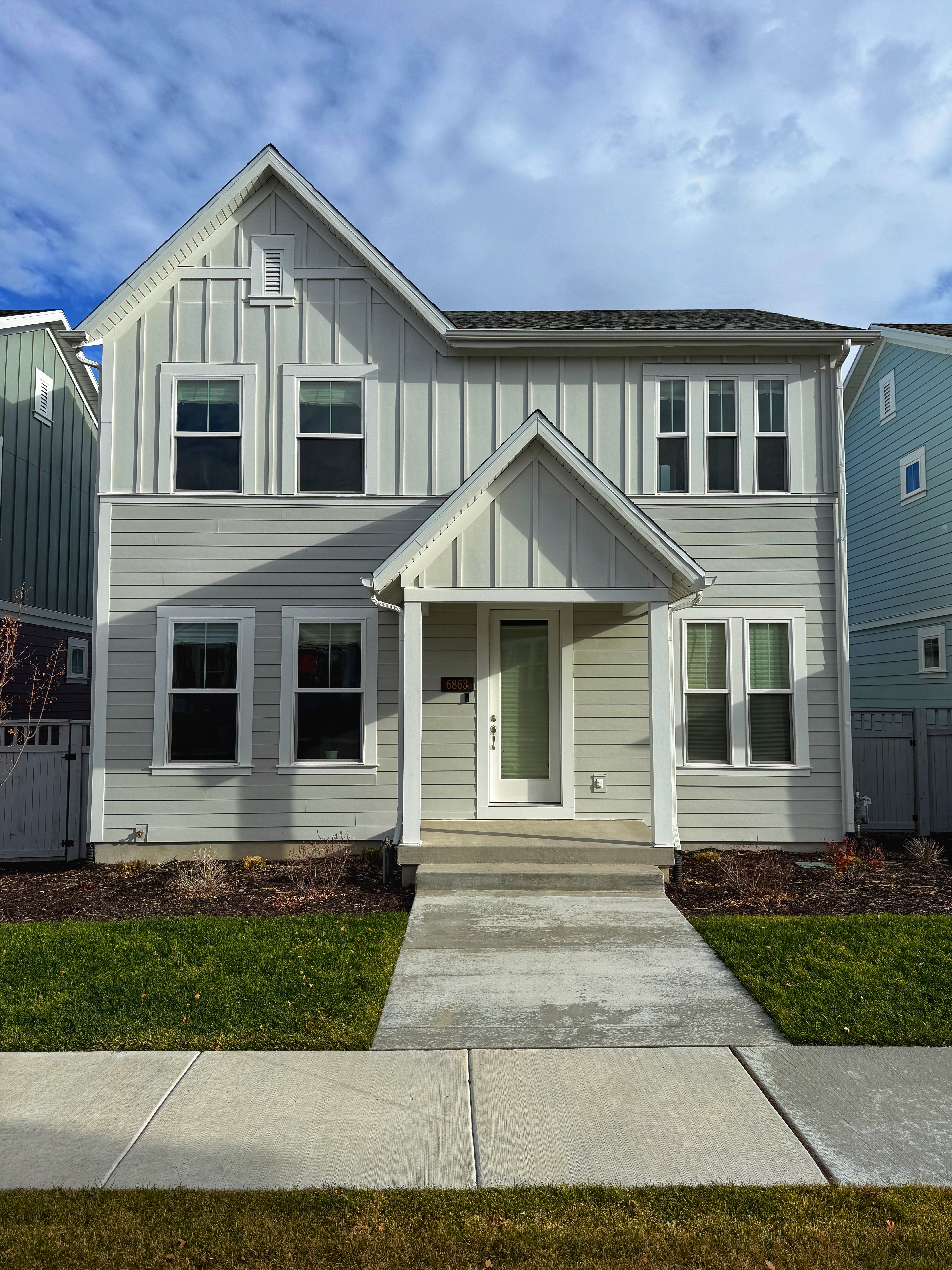 South Jordan House: 6863 W Meadow Grass Dr