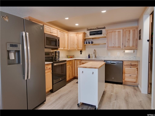 Saratoga Springs House: 121 W Wrangler Ave