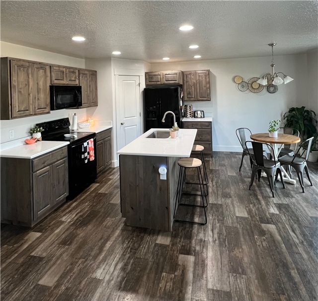 Spanish Fork Townhome: 699 S 110 W