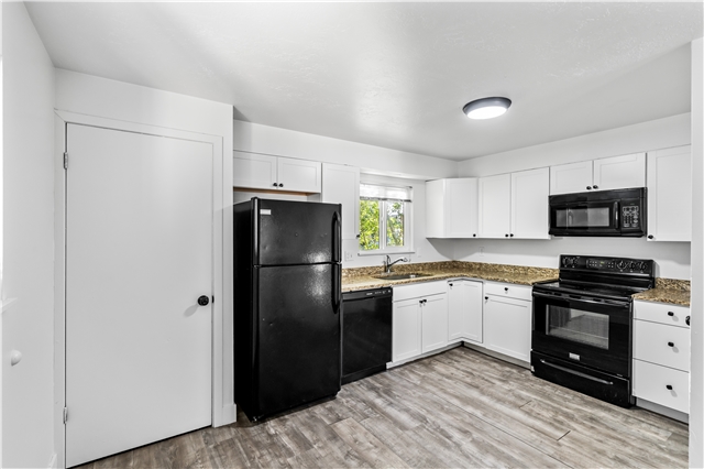 West Valley City Townhome: 3330 S Valcrest Dr