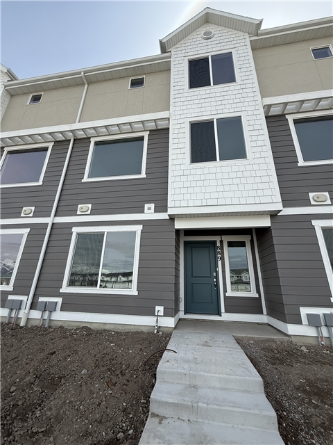 Saratoga Springs Townhome: 889 E Seaside St