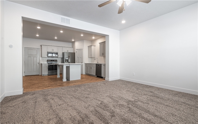 Smithfield Apartment: 555 S 100 E