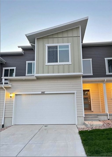 Saratoga Springs Townhome: 1987 N Red Yearling Dr