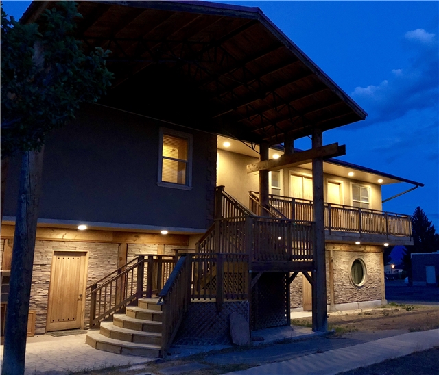 Loa Apartment: 34 N Main St