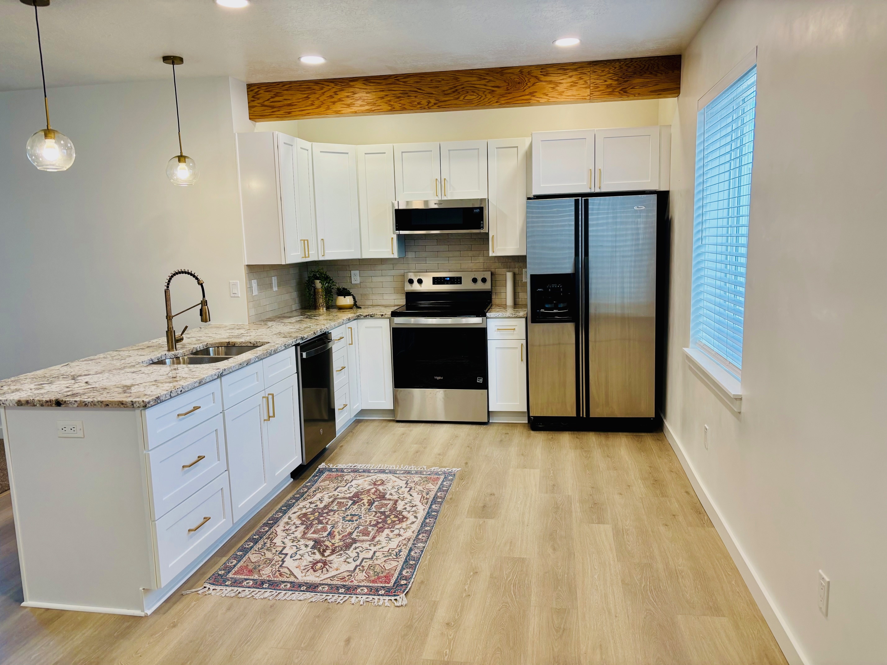 Salem In-Law/Basement: 154 W Reo Dr