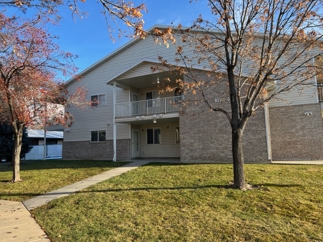 Ogden Condo: 2421 N 400 E