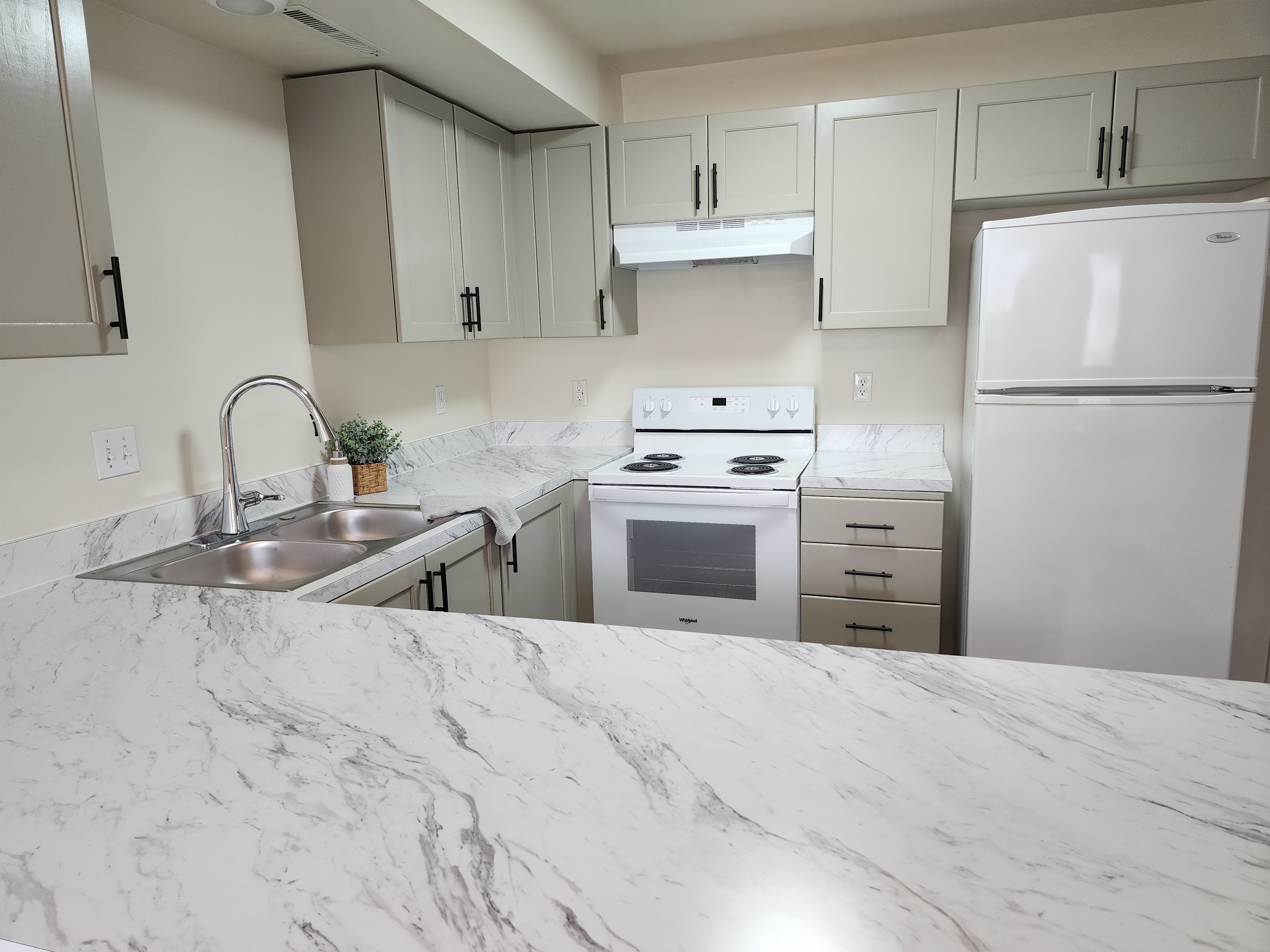 Logan Apartment: 445 N 500 W