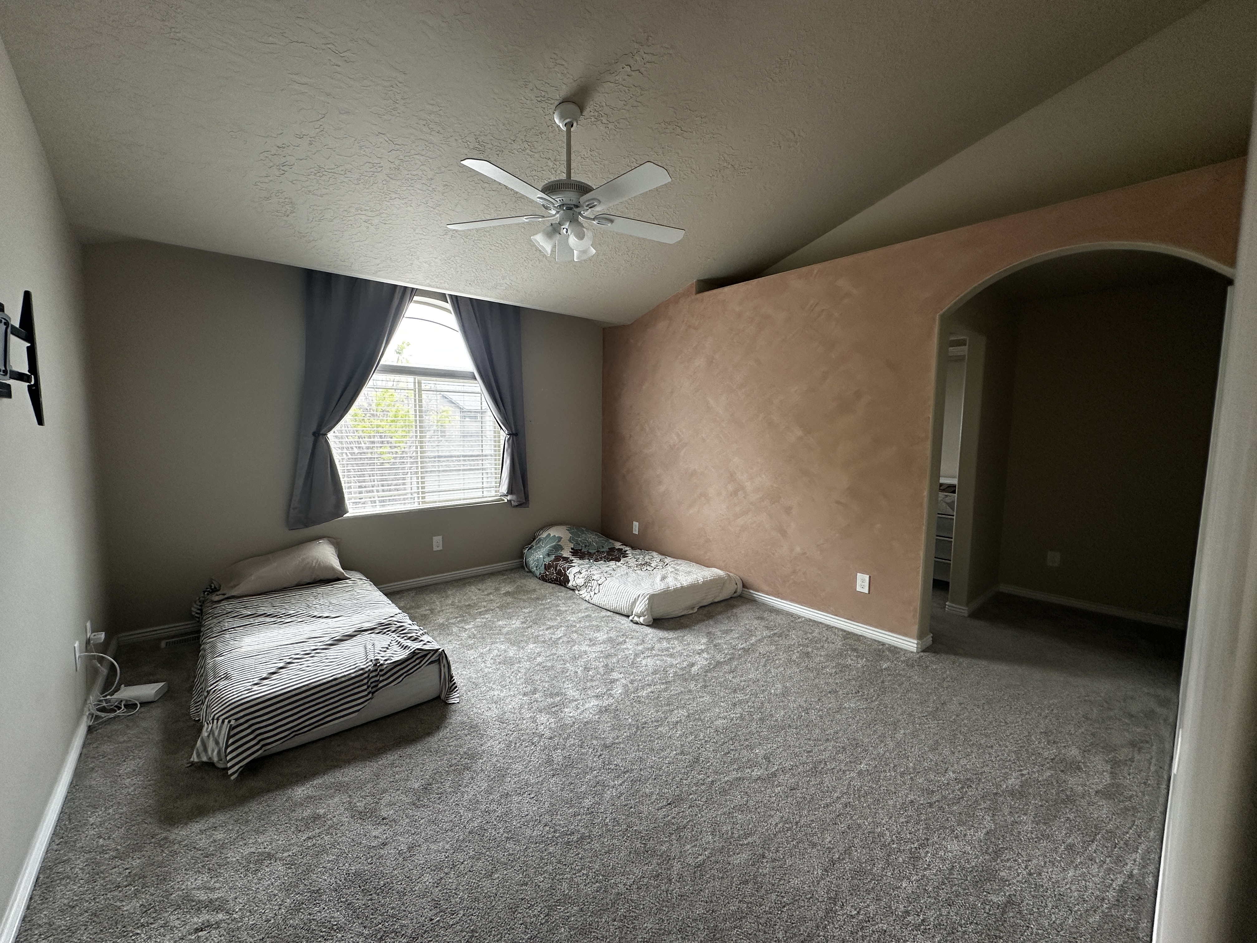 Saratoga Springs Townhome: 46 W Apache Rd