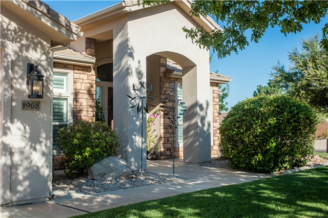 Washington House: 1968 S Great Basin Dr