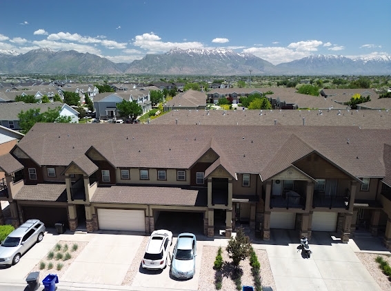 Saratoga Springs Townhome: 1532 N Venetian Way