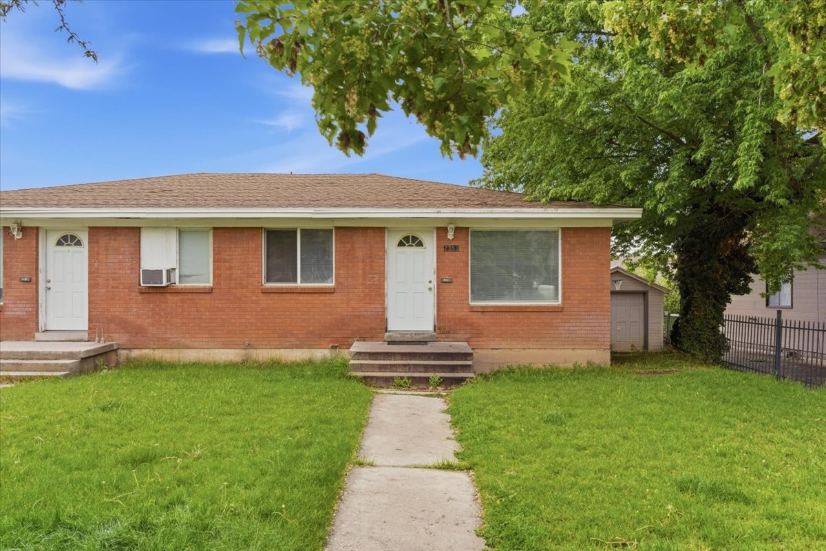 Ogden Apartment: 2353 Jackson Ave