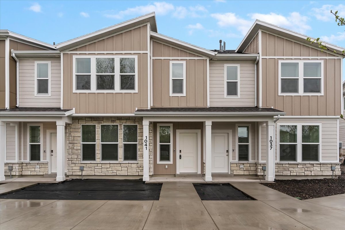 Brigham City Townhome: 1045 N 200 W