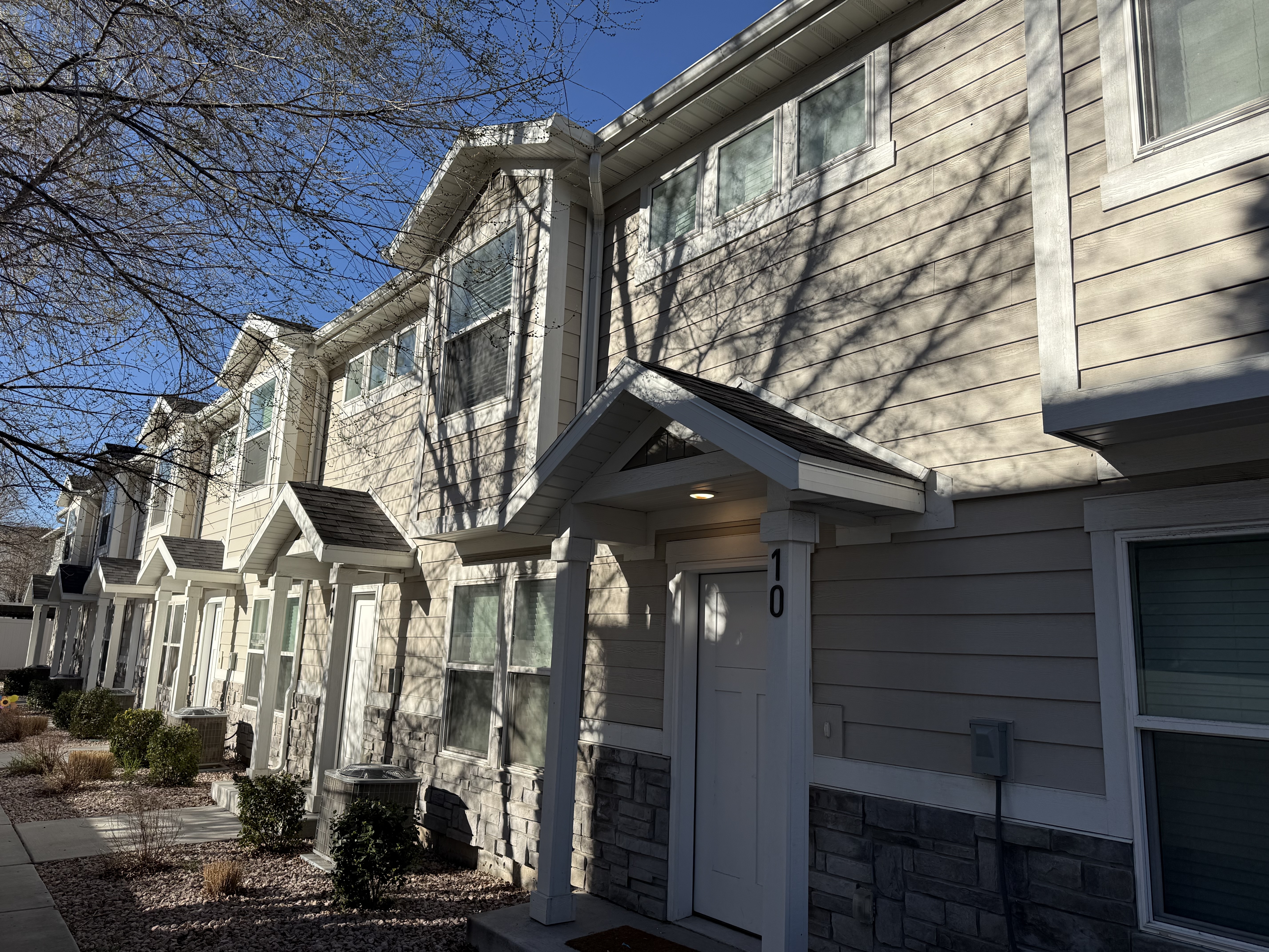 Ogden Townhome: 1173 W Shady Brook Ln