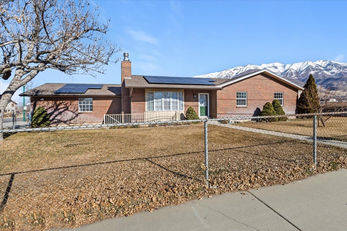 Orem House: 632 W 1600 N