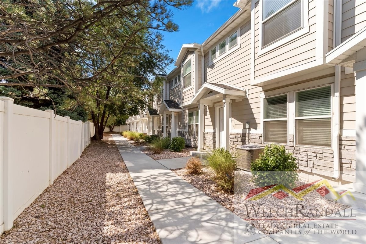 Ogden Townhome: 1173 W Shady Brook Ln