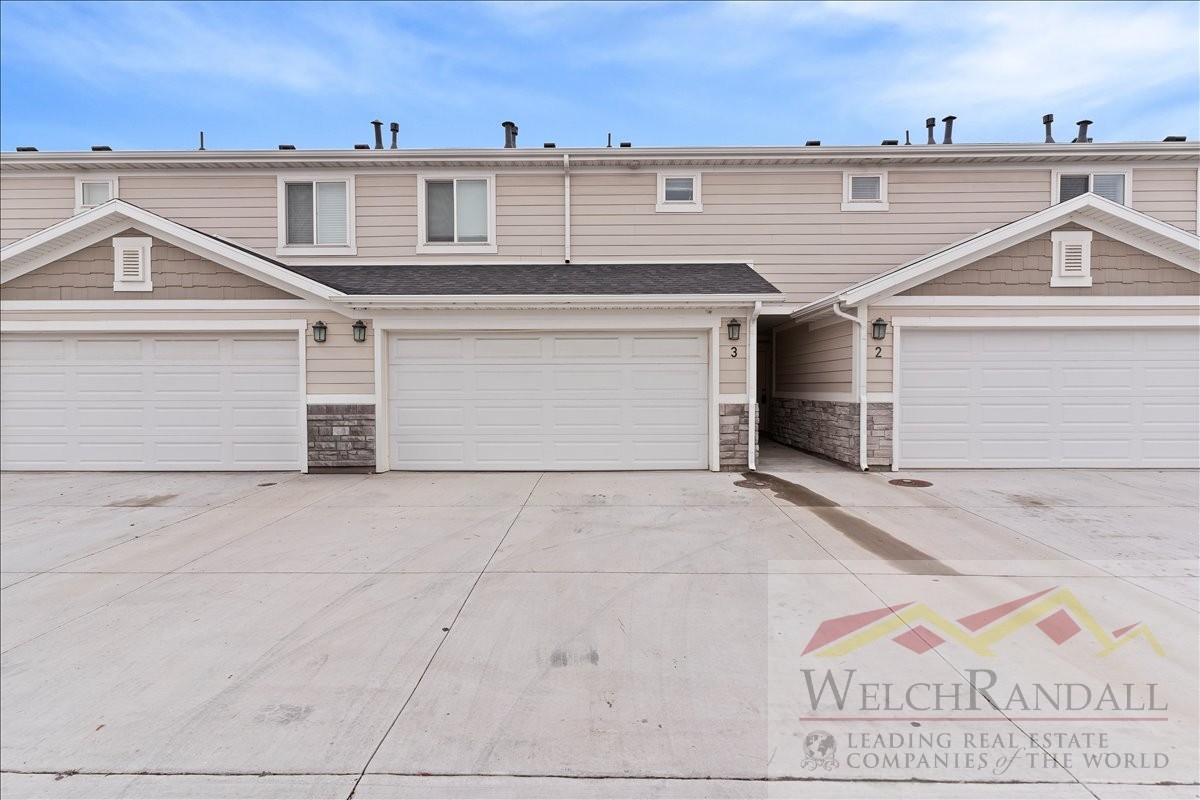 Ogden Townhome: 1177 W Shady Brook Ln
