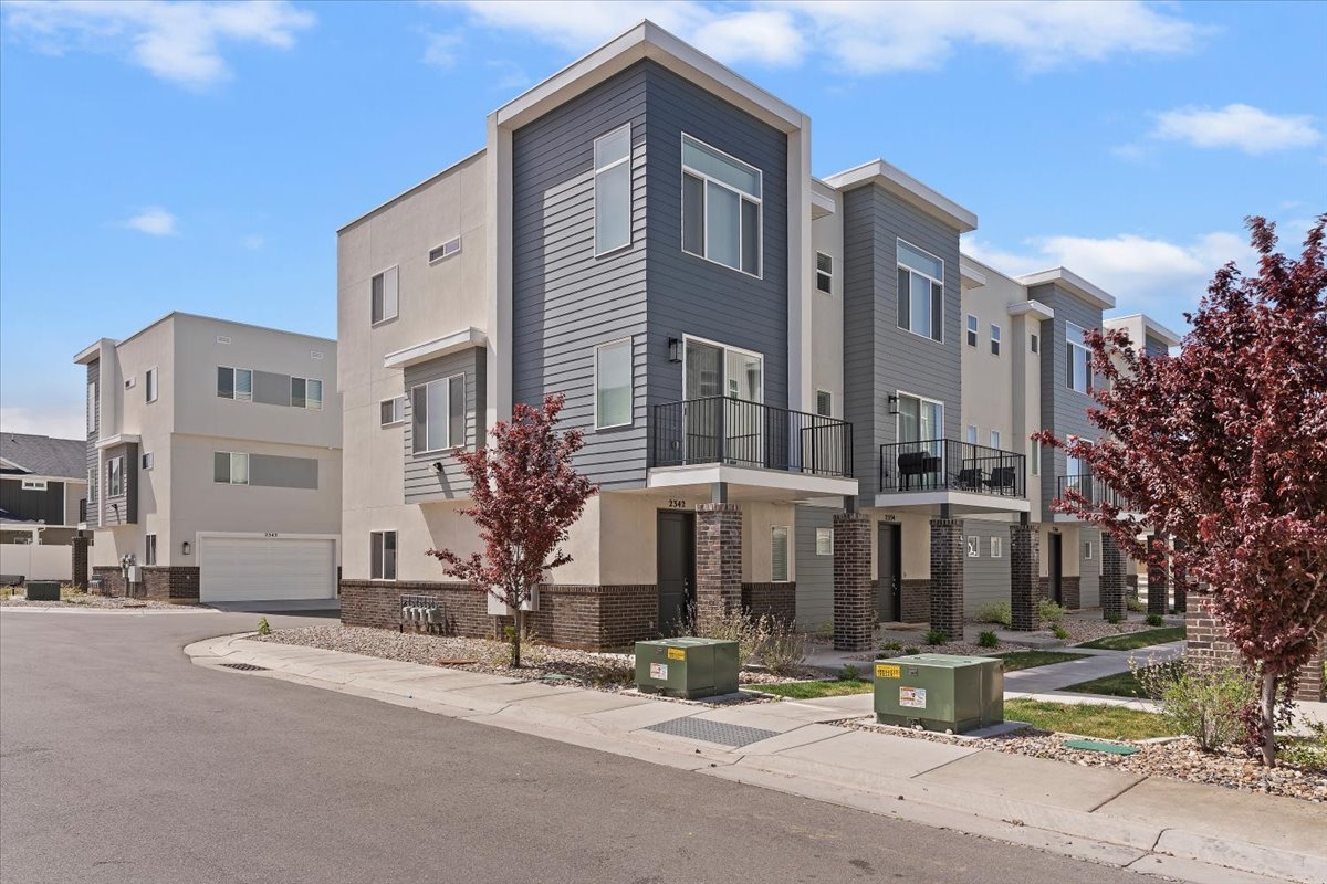 Ogden Townhome: 2342 W Leigh Ln