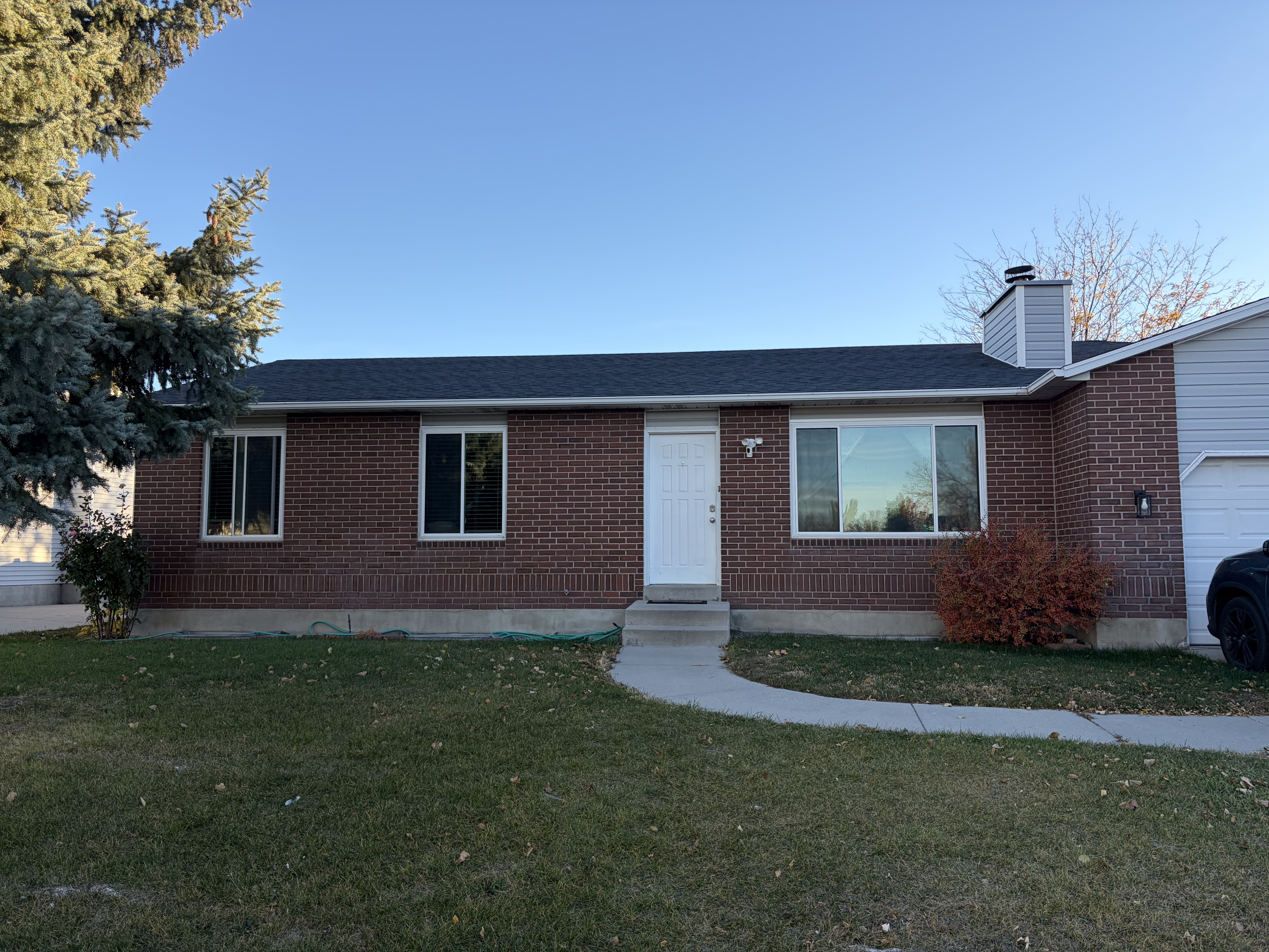 West Jordan House: 3905 W Elwood Way