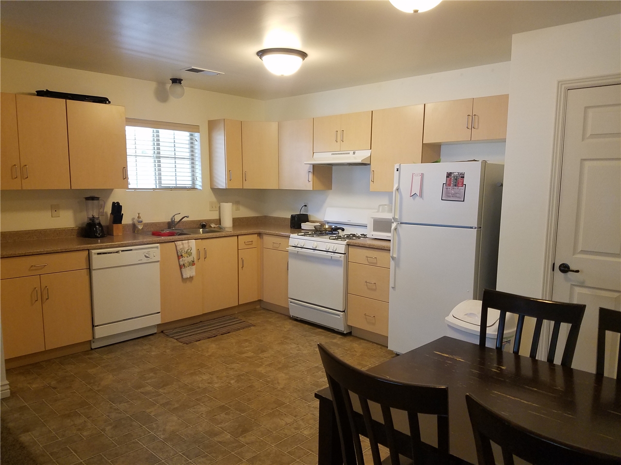 Single Room For Rent At 314 S 450 W Cedar City Ut 84720 Rentler Carson Apartments 311 South 450 West Apt B12