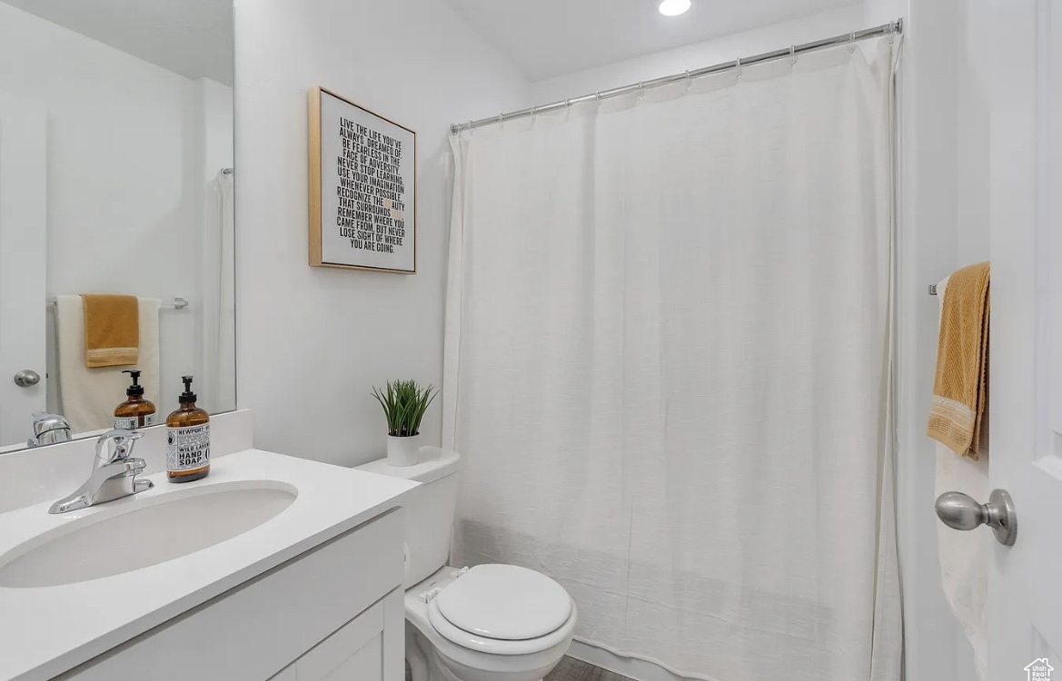 Saratoga Springs House: 1116 E Yard Row