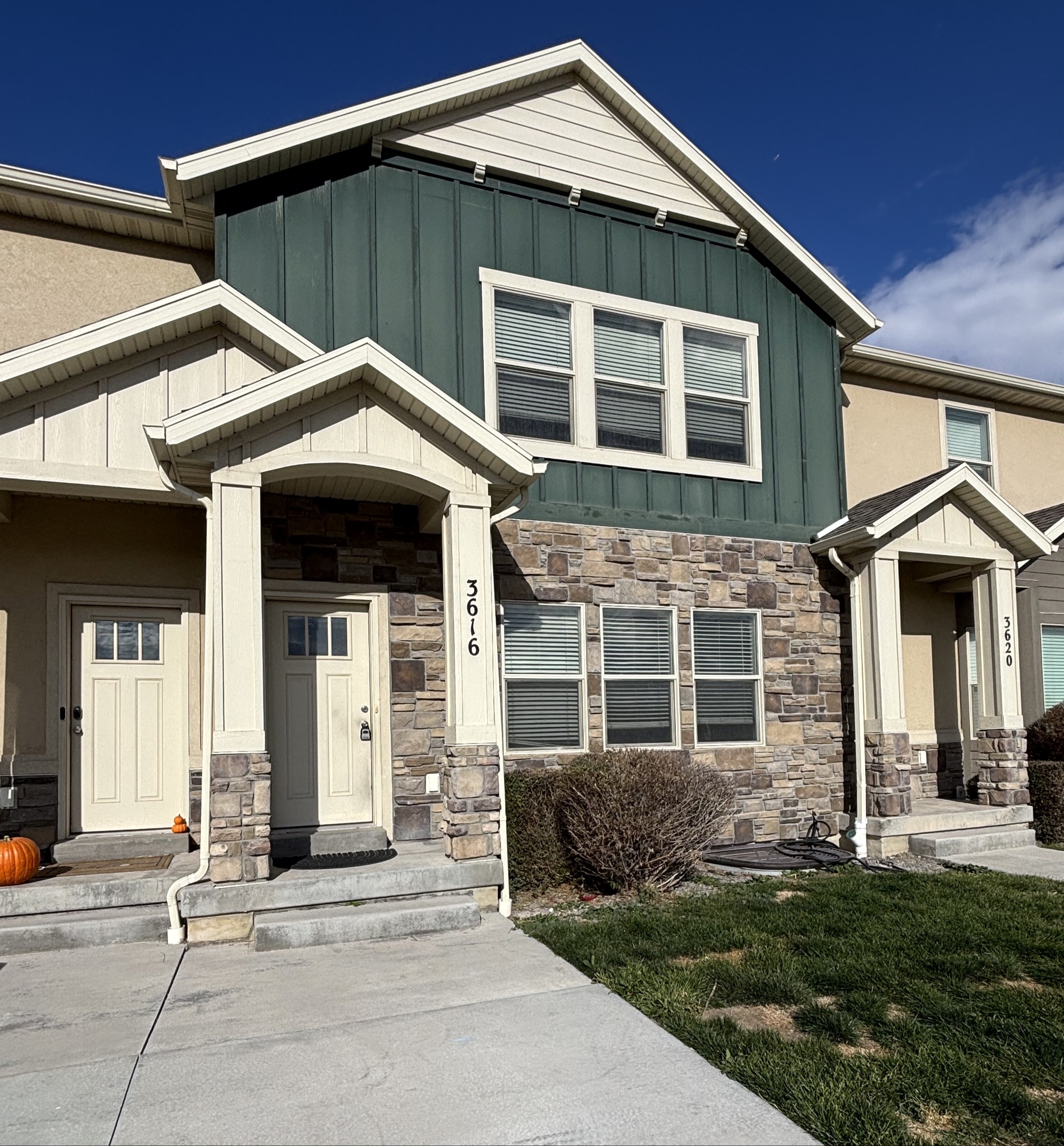Eagle Mountain Townhome: 3616 E Ruby Ln