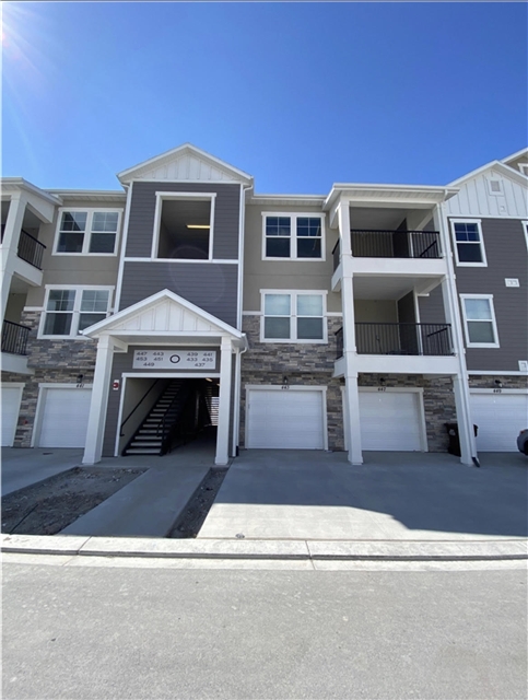 Vineyard Condo: 443 N 360 W