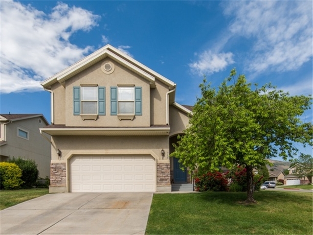 Pleasant Grove House: 729 S Apple Grove Ln