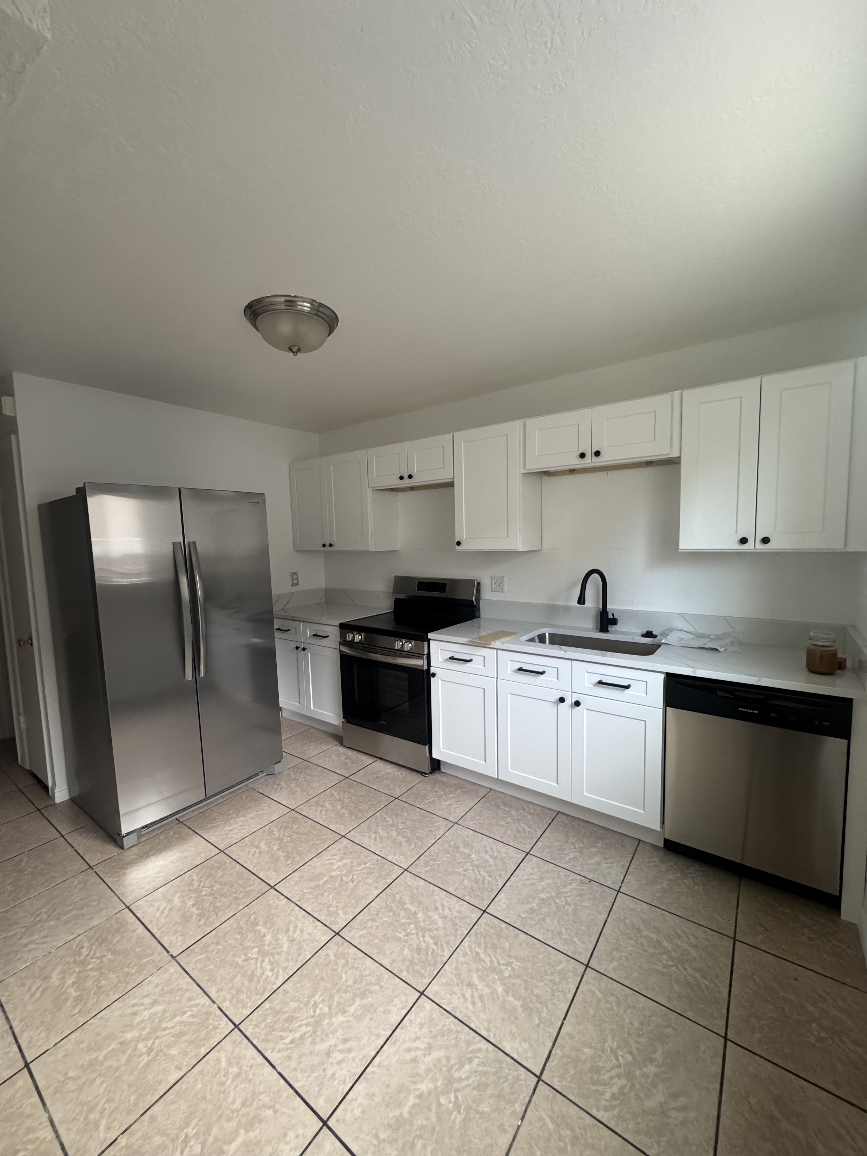 Midvale Townhome: 7923 S Main St