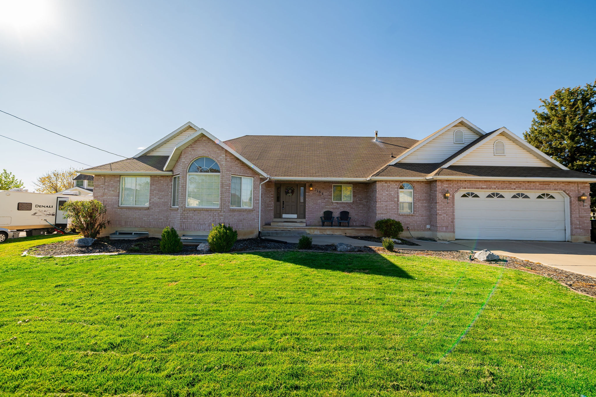 Syracuse House: 3164 S 1000 W