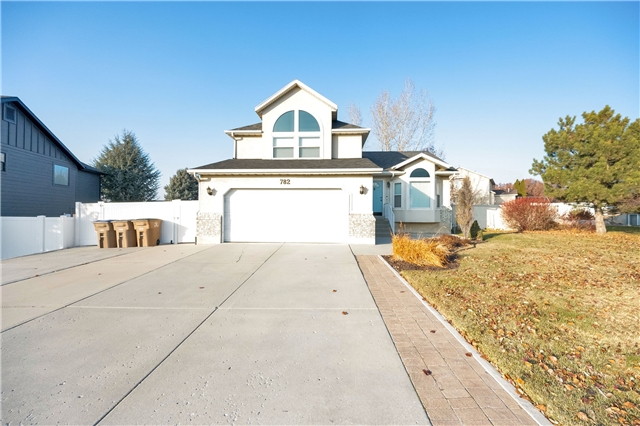 Draper House: 782 W Stephens View Way