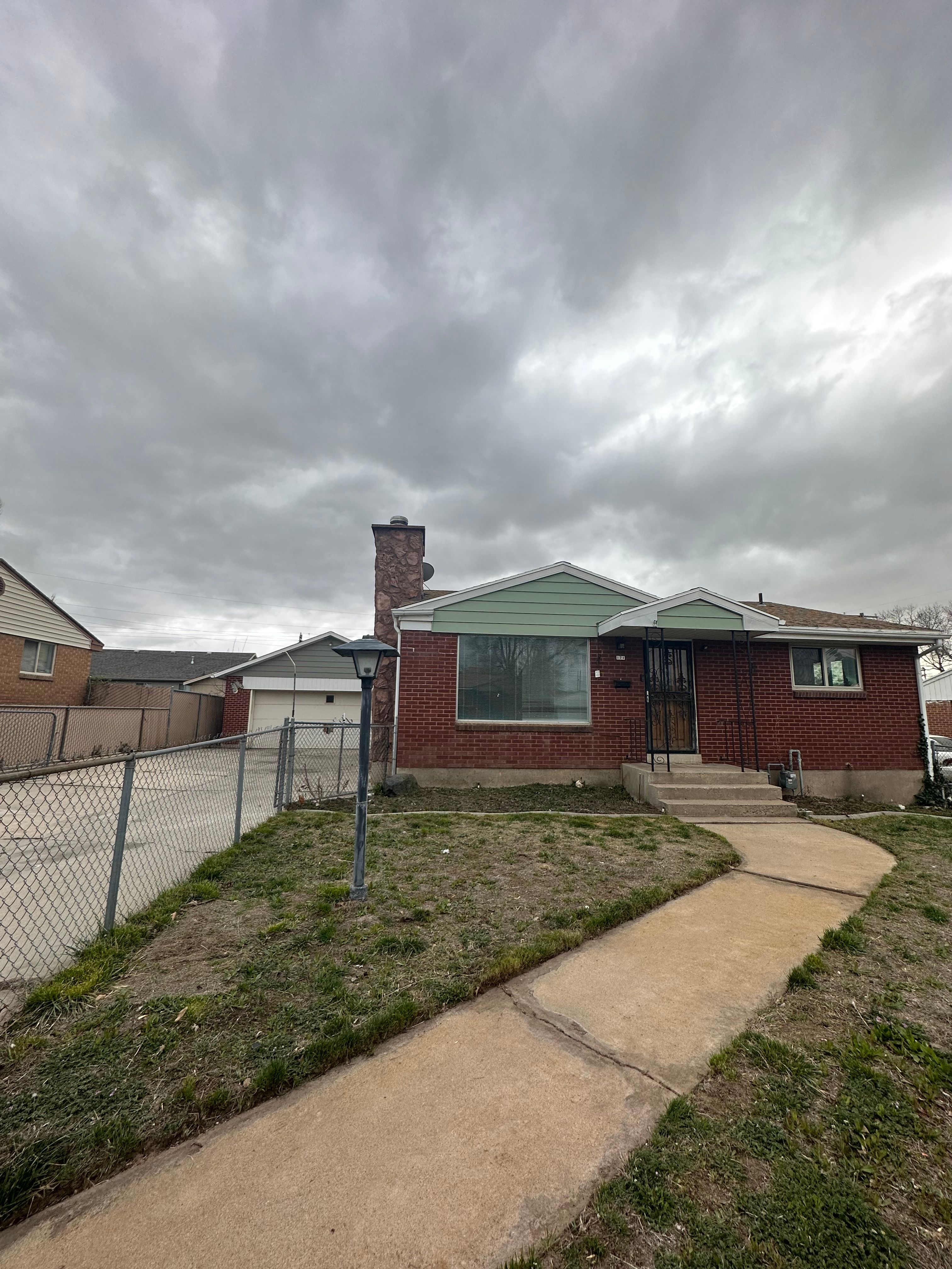 Clearfield House: 171 W 350 N