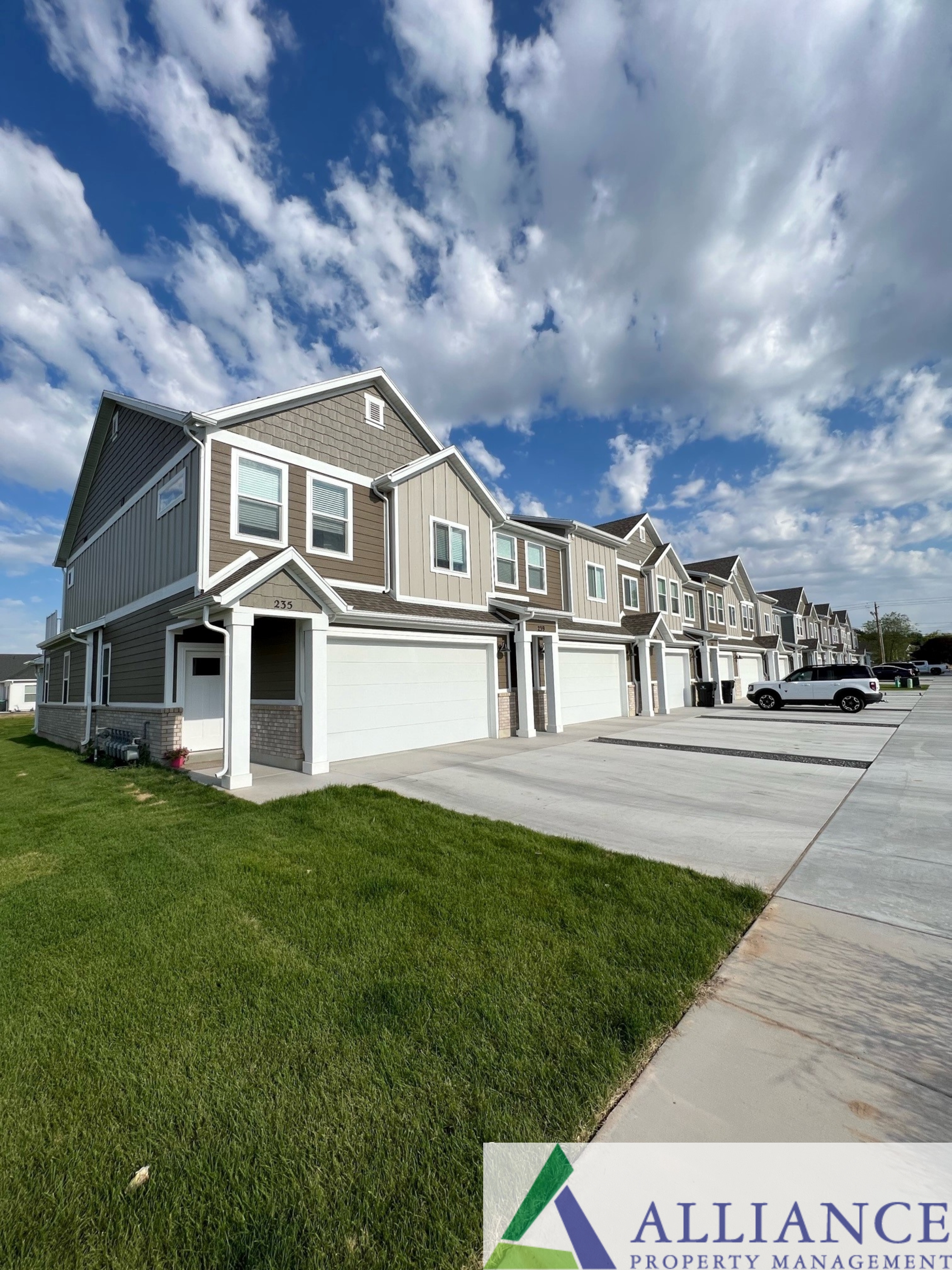 Clearfield Townhome: 230 N 3600 W