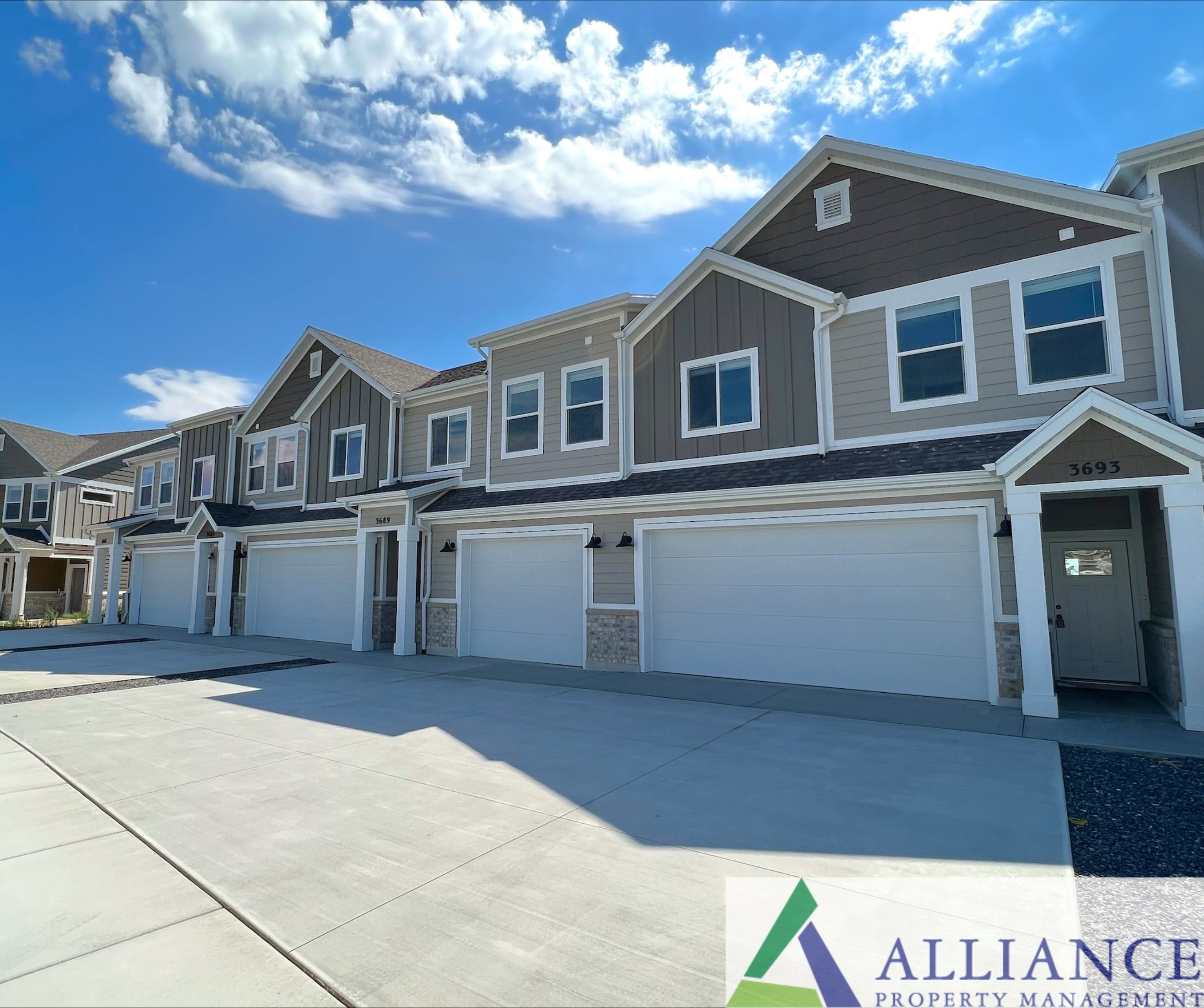 Clearfield Townhome: 242 N 3600 W