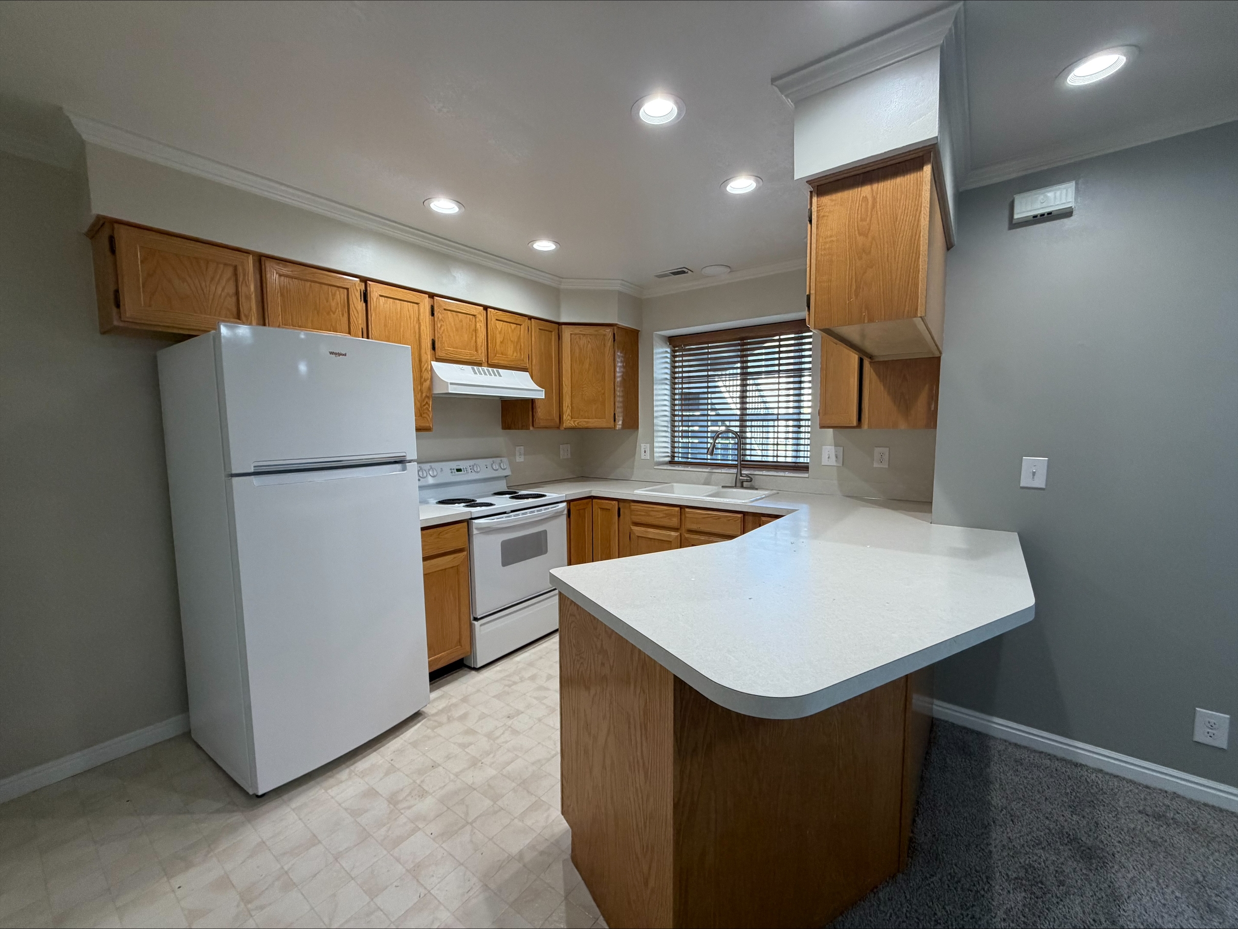 Ogden Condo: 390 W 4900 S