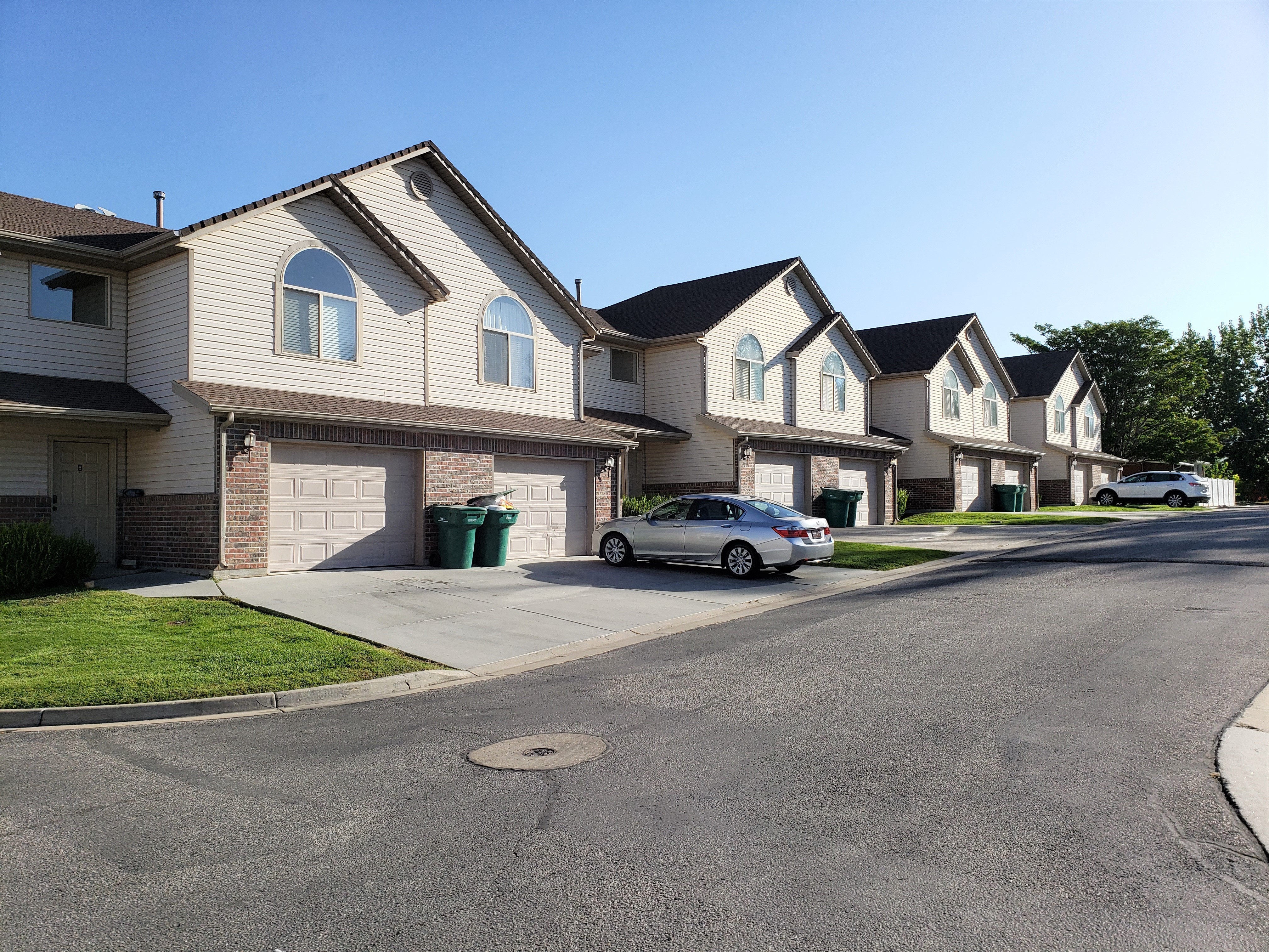 Clearfield Townhome: 930 S 550 E