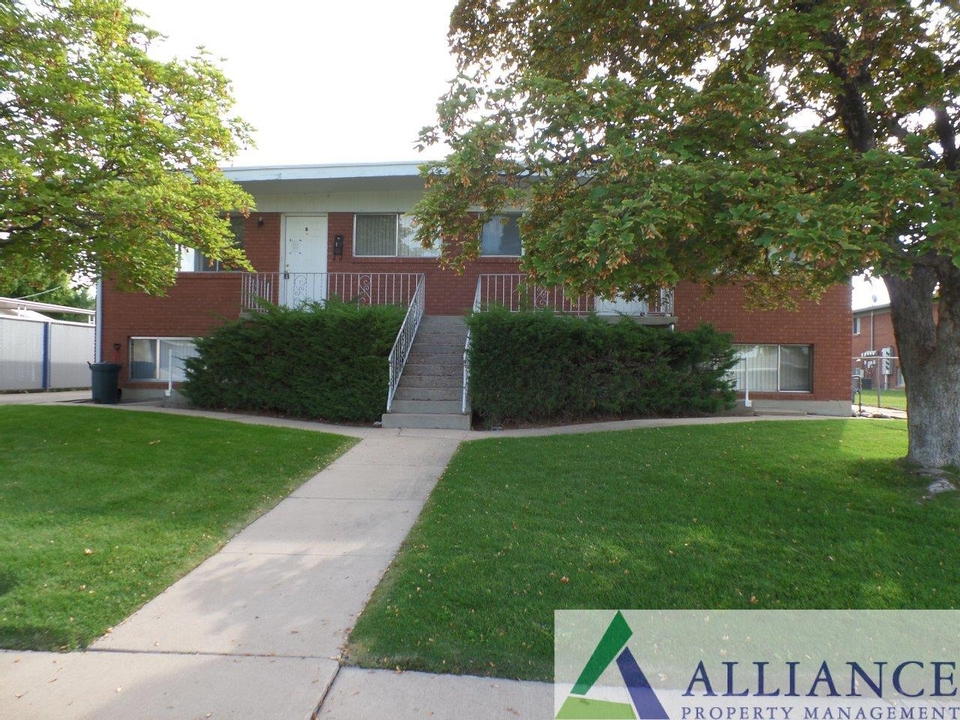 Roy Townhome: 5810 S 2000 W