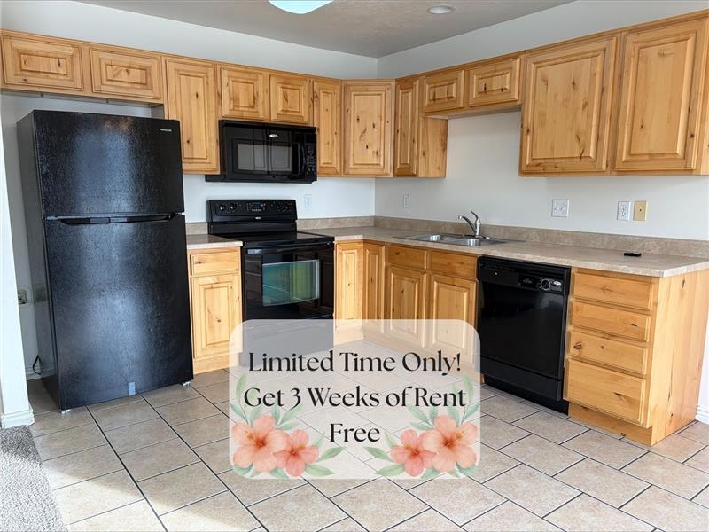 Clearfield Townhome: 930 S 550 E