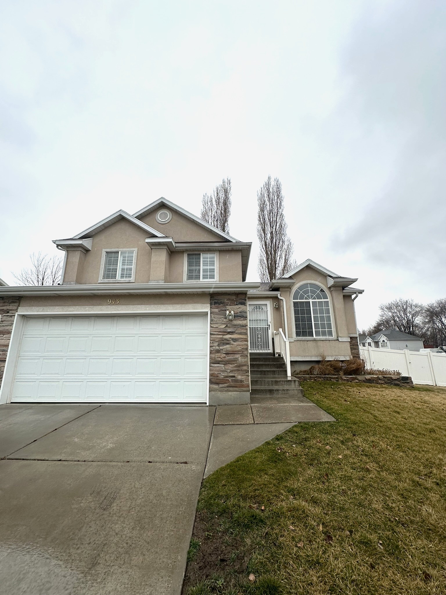 Clearfield House: 943 W 1520 N